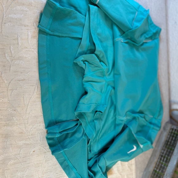 Nike Dri-fit Tennis/Pickle Ball/Golf Skort Teal. Women’s Size XS. - Picture 3 of 8